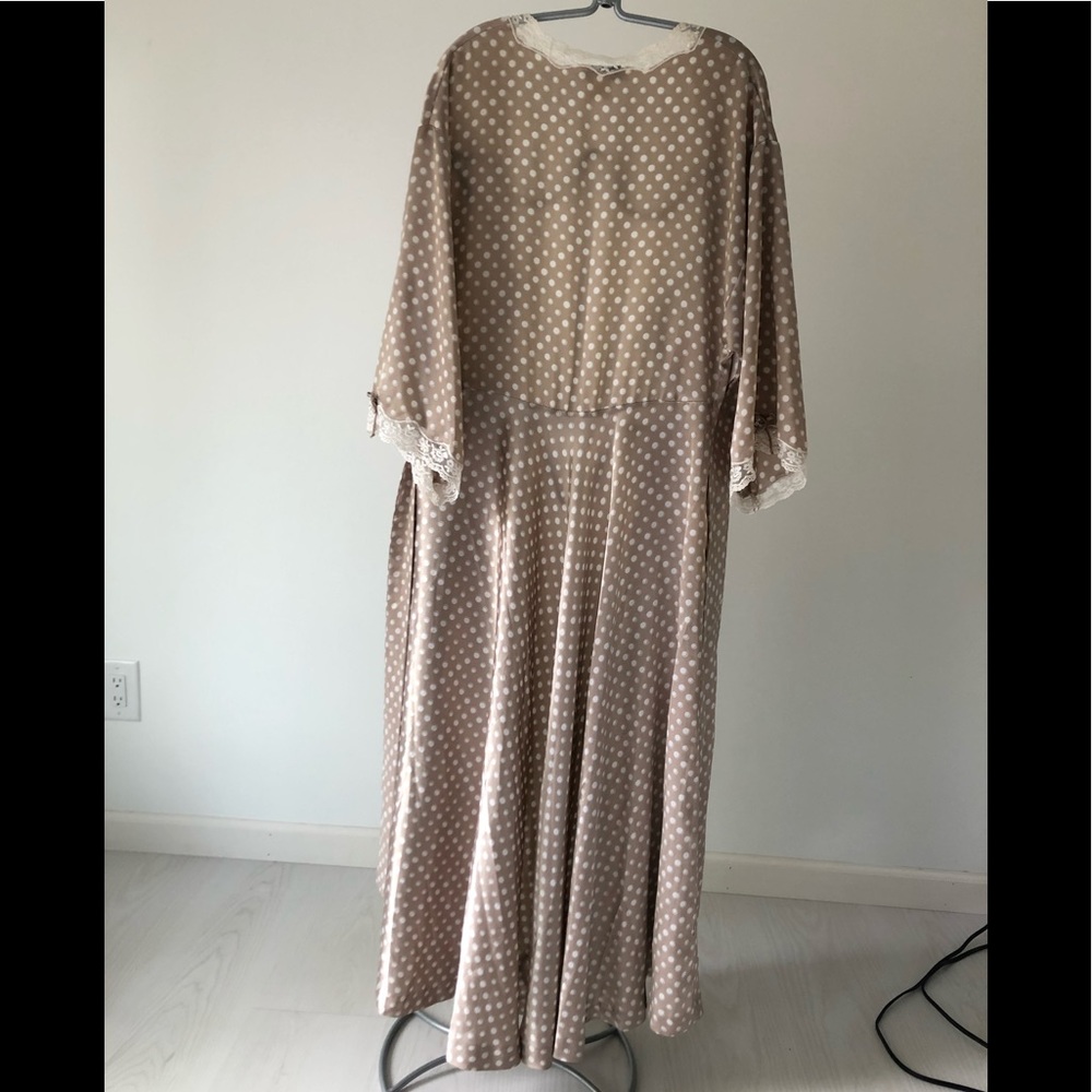 Dior Tan and White Elegant Sleepwear Robe - Picture 5 of 5